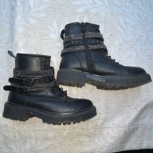 Steve Madden JCapttann Black Studded Girls  Boots size 2 - Picture 3 of 7